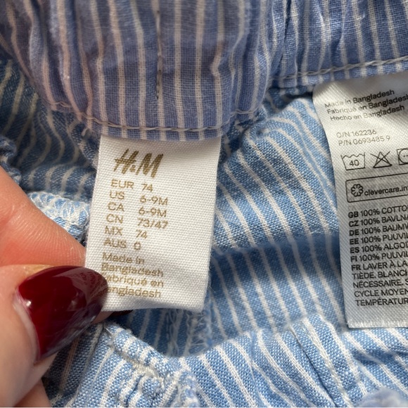 H&M Blue and White Striped Shorts 6-9 Months - Picture 4 of 7